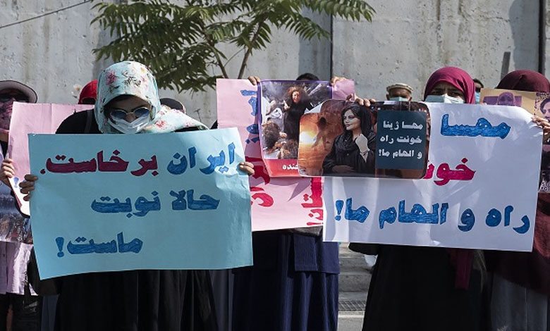 احتجاجا على مقتل مهسا أميني... مظاهرة نسائية أمام السفارة الإيرانية في أفغانستان