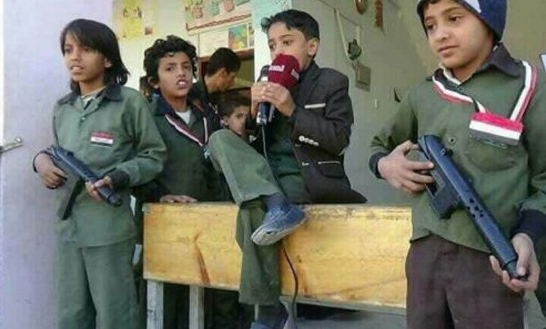 مليشيات الحوثي تغير المناهج التعليمية لنشر الطائفية والمذهب الشيعي
