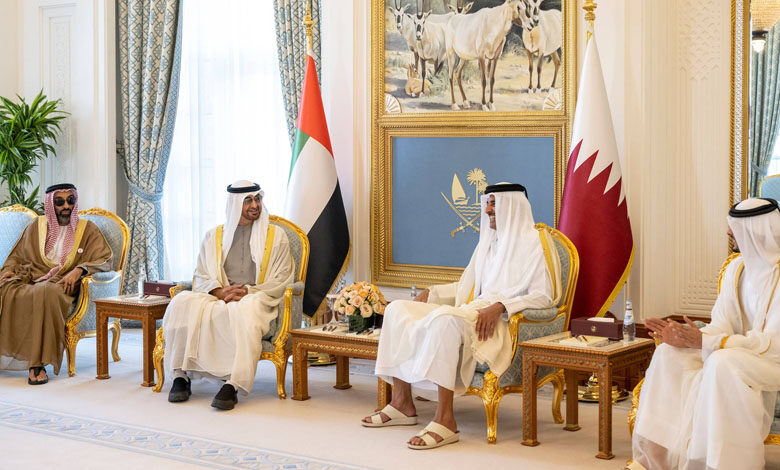 الشيخ محمد بن زايد وأمير قطر يبحثان تعزيز التعاون ودعم العمل الخليجي