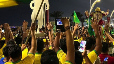 765 ألف زائر خلال الأسبوعين الأولين من كأس العالم استقبلتها قطر ، وفقًا لتقرير المنظمين، والذي كان أقل من توقعات الدولة بتدفق 1.2 مليون خلال الحدث الذي يستمر لمدة شهر.