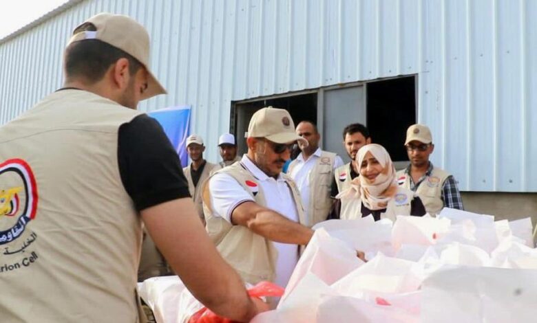 الهلال الأحمر الإماراتي يدشِّن مشروع "إفطار الصائم" بساحل اليمن الغربي