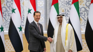 شخصيات أمريكية تطالب بايدن بممارسة ضغوط لمنع تقارب عربي سوري