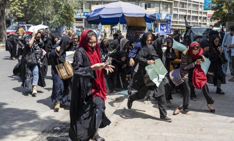 إيران وأفغانستان واليمن.. تشابه الانتهاكات ضد النساء