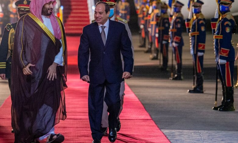 الرئيس المصري يزور السعودية بحثا عن دعم مالي