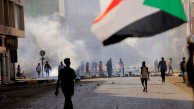 رئيس الإمارات يطالب لوقف التصعيد في السودان وضمان حماية المدنيين