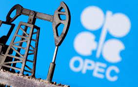 سجال بين أوبك والطاقة الدولية والسبب خفض إنتاج النفط