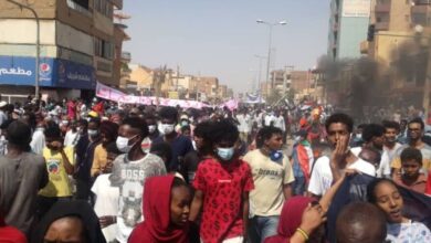 السودان يقف على حافة الهاوية