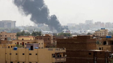 قتال كثيف في الخرطوم رغم أنباء عن تمديد الهدنة