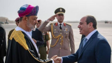 ما دلالات زيارة سلطان عمان هيثم بن طارق إلى القاهرة؟