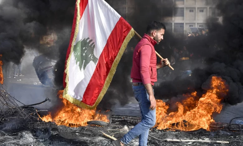 لبنان.. كيف تؤثر الأزمة المعيشية القاتمة على الشعب؟