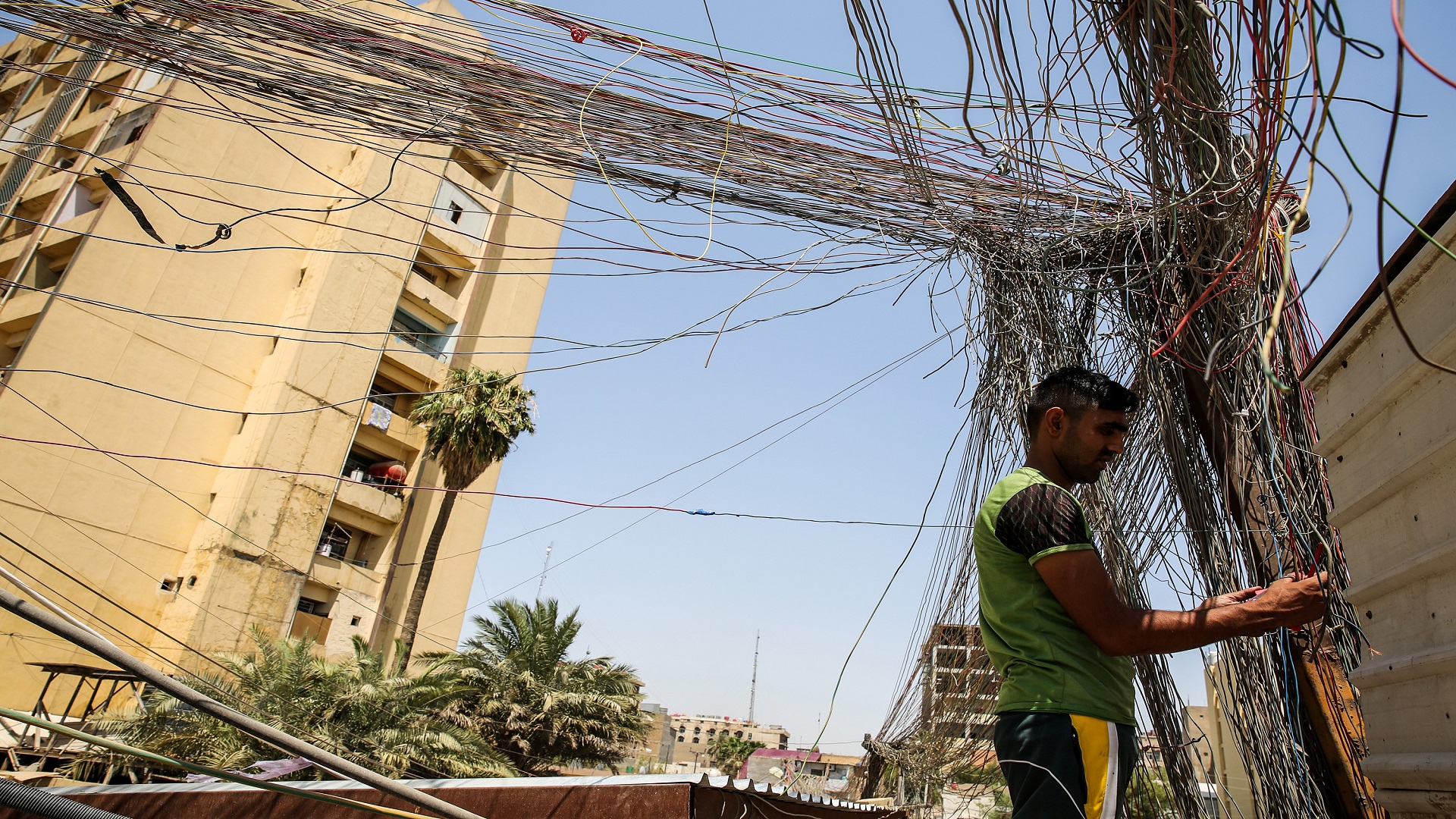 أزمة انقطاع الكهرباء في العراق.. التفاصيل