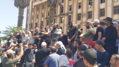 كيف يواجه تجار سوريا فقدان الأمل وتدهور الاقتصاد مع استمرار النزاع؟