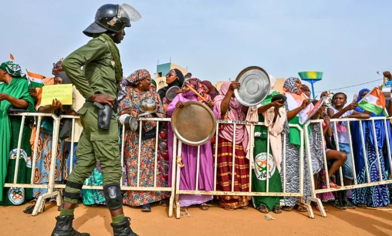 إكواس تقترح مرحلة انتقالية في النيجر لتجنب استخدام القوة