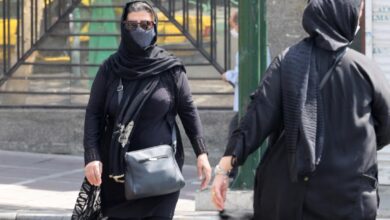 الحجاب في إيران يثير أزمة جديدة