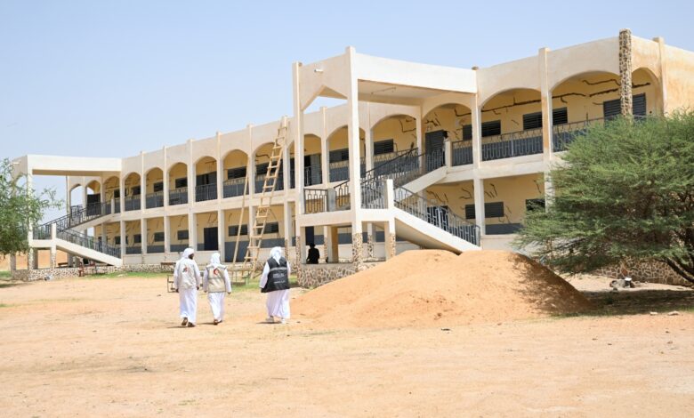 جهود إماراتية لإعادة تأهيل وصيانة عدد من المدارس في منطقة أمدجراس