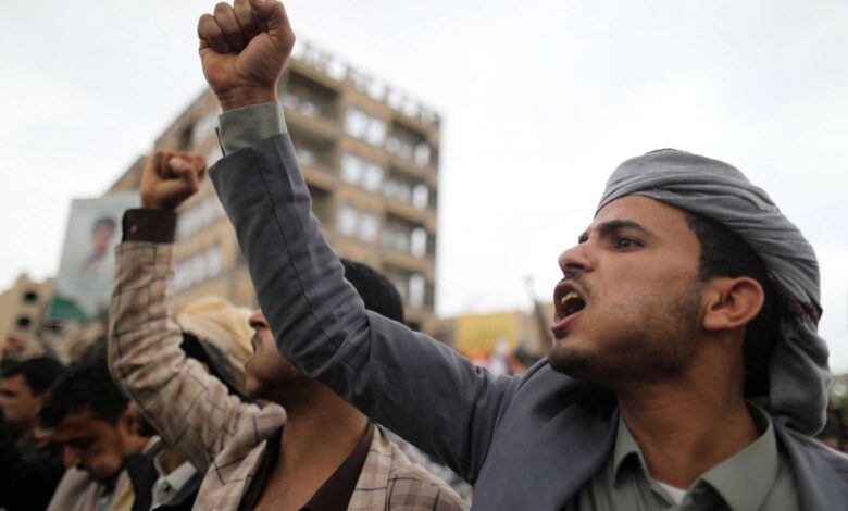 لحل الأزمة مع الحوثيين.. البرلمان اليمني يتمسك بالمرجعيات الثلاث