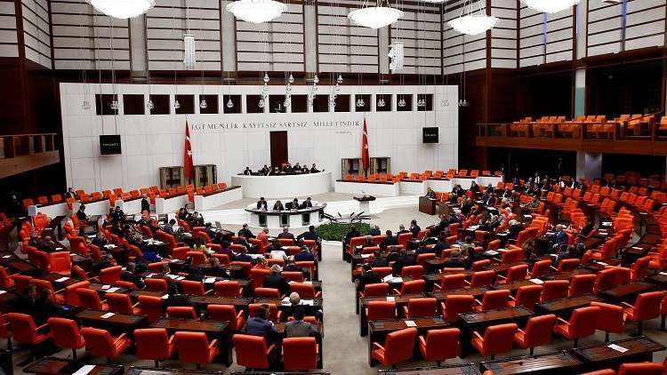 تركيا.. البرلمان يمدد تفويض الجيش بتنفيذ عمليات عسكرية في سوريا والعراق