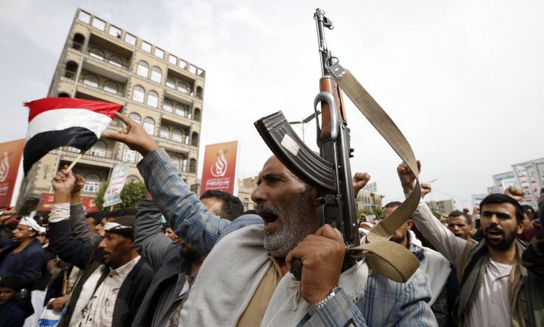 ميليشيات الحوثي تهدد بنسف التهدئة وتعقيد جهود السلام