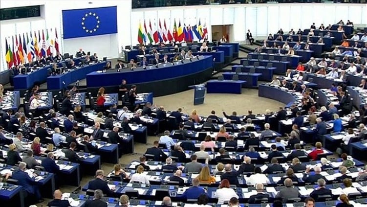 البرلمان الأوروبي يدعو إيران بوضع حدٍ لأشكال التمييز ضد النساء