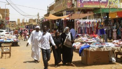السودان.. قتلى وجرحى إثر سقوط قذائف على سوق شعبي بأم درمان