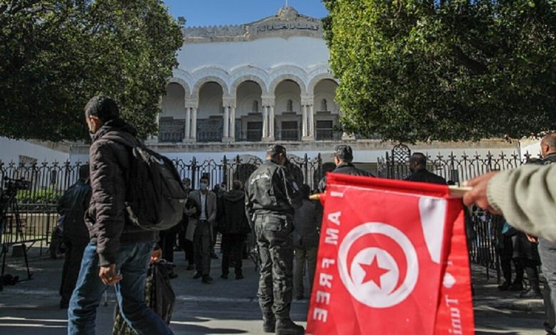 بطاقة إيداع بالسجن في حق رئيس مخابرات تونس السابق