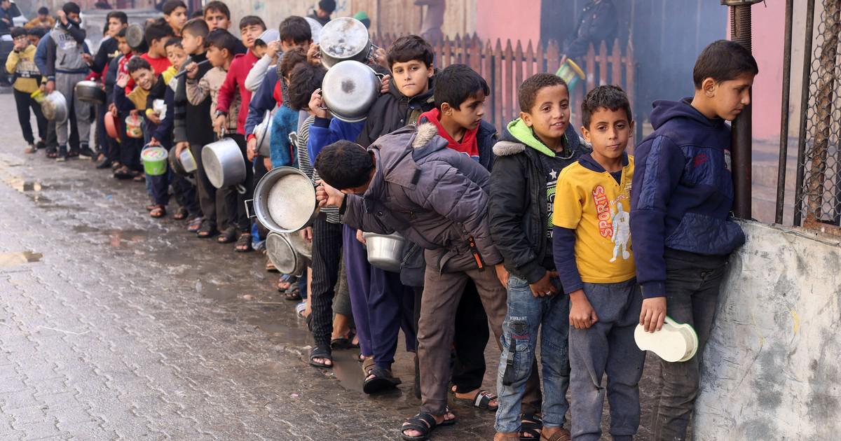 المجاعة تلاحق مليوني فلسطيني في غزة في خضم حرب مدمرة