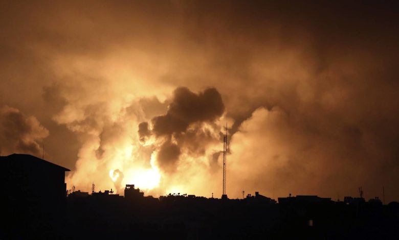 إسرائيل تتوغل في غزة تحت قصف عنيف