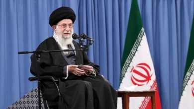 خامنئي يدعو النساء إلى "إجبار أزواجهن وأبنائهن" على الانتخاب