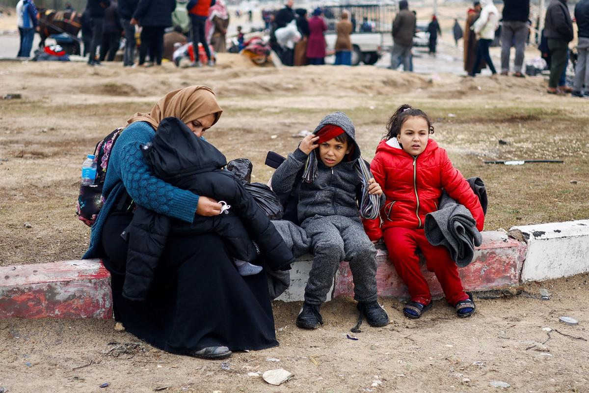 ظروف كارثية تفاقم معاناة الهاربين من جحيم الحرب في غزة