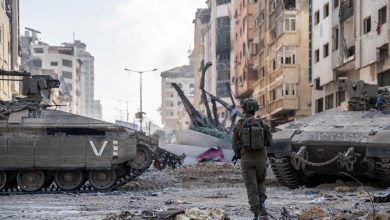 رويترز: "حماس" وإسرائيل وافقتا مبدئيا على هدنة لمدة شهر