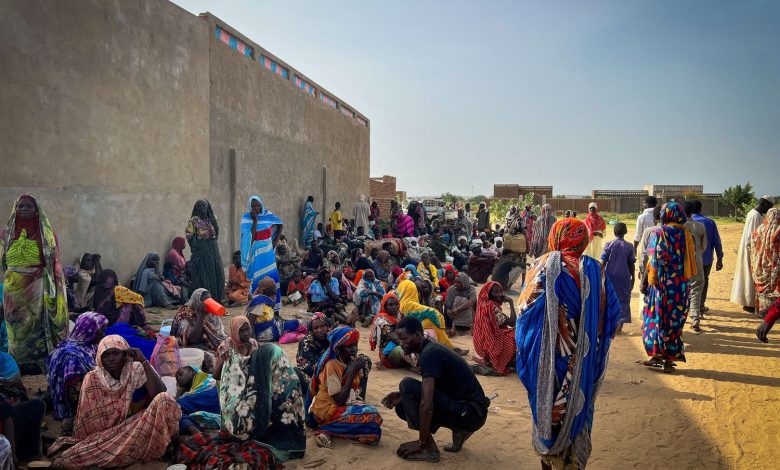 السودان.. اتهامات للبراهان بمنع وصول المساعدات إلى دارفور