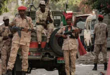 تعرية المواقف السياسية في الصراع السوداني