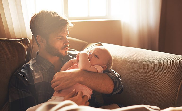 الرجل أيضًا يصاب باكتئاب ما بعد الولادة