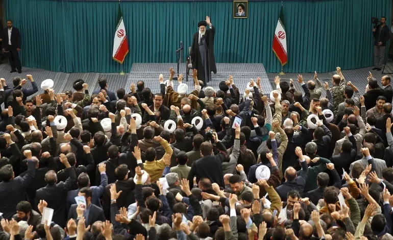 انتخابات طهران تُثير الجدل الحاد في الأوساط الإيرانية