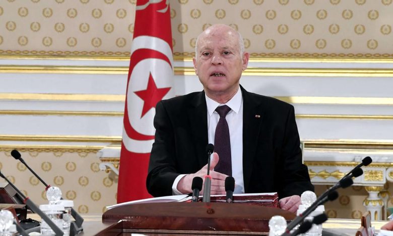 بسبب التقصير في أداء مهامهما.. الرئيس التونسي يعفي محافظين