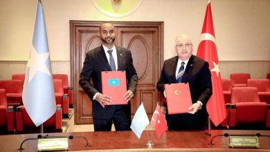 تركيا توقع اتفاق طاقة مع الصومال ويدها على النفط