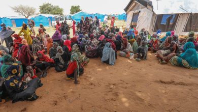 نزوح وقتال وأمراض وتفاقم للأزمة الإنسانية بعد عام من الحرب السودانية