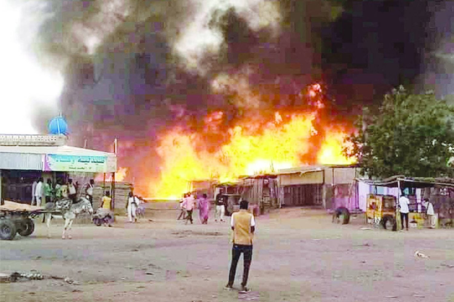طيران الجيش السوداني يقصف مراكز إيواء النازحين في الفاشر