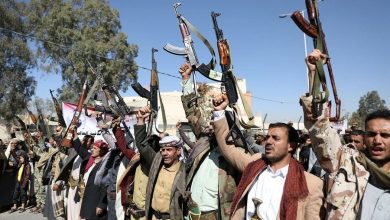 اليمن.. الحكومة تدعو الحوثيين للالتزام باتفاق تبادل الأسرى