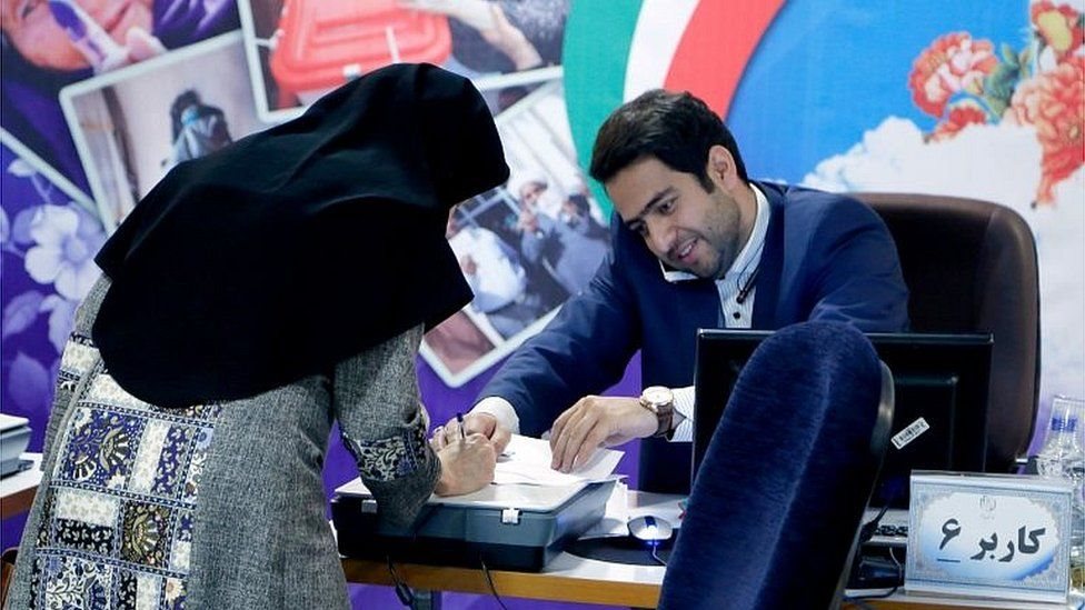 الأحزاب الإيرانية تتحد في وجه الانتخابات الرئاسية.. ما القصة؟