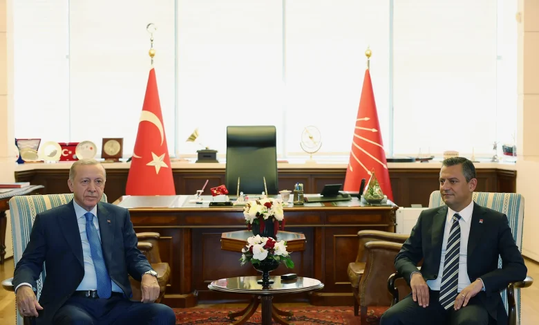 أردوغان بمقر حزب معارض لأول مرة منذ 18 عاما