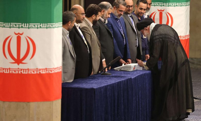 تحت عباءة المرشد الأعلى.. الانتخابات الرئاسية تبدأ في إيران