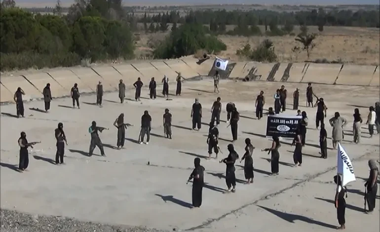داعش يقوم بتطيور التكتيكات التي سارت على نهجها جماعات التطرف