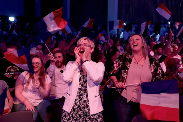 ماذا يحدث إذا لم يحصل أحد على أغلبية مطلقة في الإنتخابات الفرنسية؟