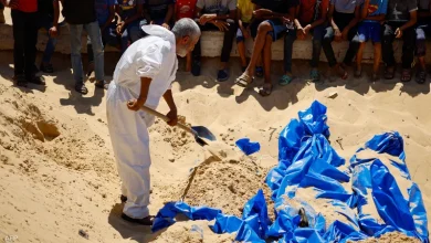 "تسليم الجثامين" يفجر غضبًا في إسرائيل.. ماذا حدث؟