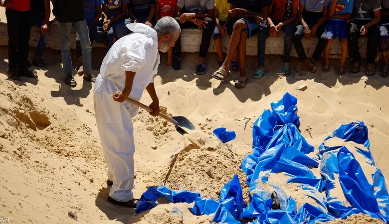 "تسليم الجثامين" يفجر غضبًا في إسرائيل.. ماذا حدث؟