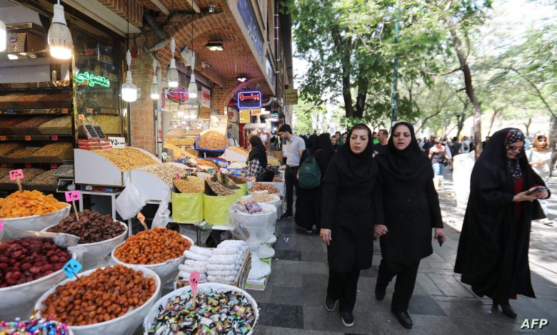 قمع شديد للاحتجاجات داخل سجون النساء في طهران