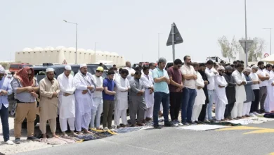 من مسجد الإمام بالدوحة.. جموع غفيرة تودع هنية لمثواه الأخير