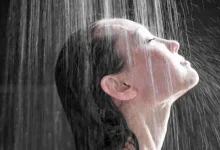 دفء الماء وراحة القلب.. لماذا لا تستغني النساء عن الاستحمام الساخن؟