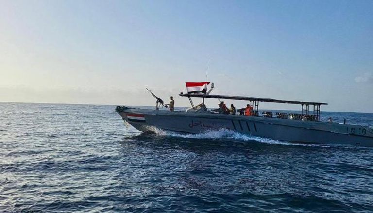 ضبط شحنات سلاح الحوثي: ضربات يمنية لتأمين الممرات المائية